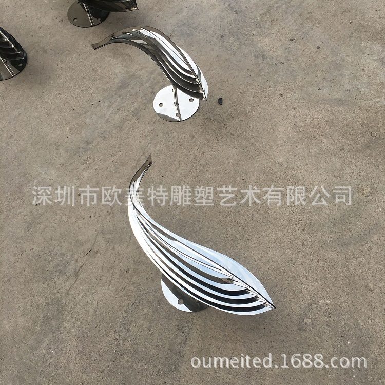 Minimalist modern stainless steel 5 laminated-sided mirror fish sculpture Small tasting outdoor villa Community Abstract Twist