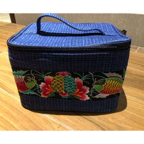 Shibadong Village Daiya Miao embroidery-Miao embroidery cosmetic bag angle shooting built-in lighting drill frame