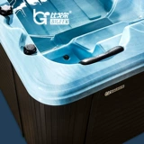 Бесконечный бассейн удобный серфинг вилла сад на открытом воздухе дома в помещении и на открытом воздухе