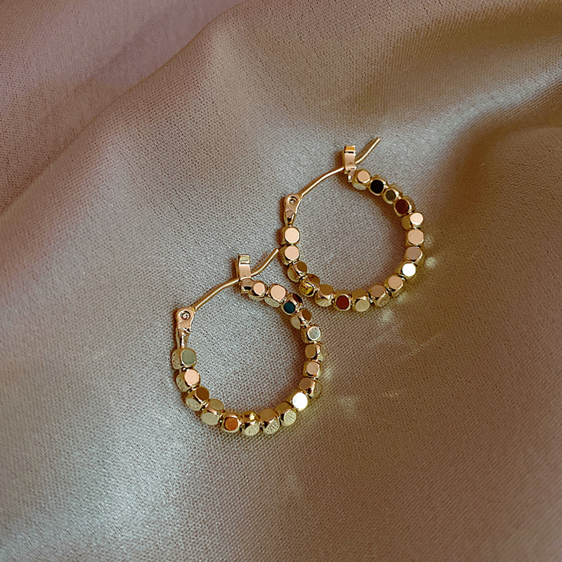 Korean hoop earrings feminine fashion high-end sense atmospheric exaggerated circle sterling silver vintage Hong Kong style European and American earrings