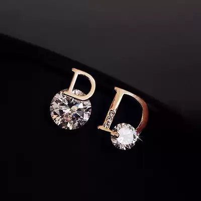 Korean earrings female sterling silver simple niche design sense high sense D letter earrings 2021 New Tide earrings