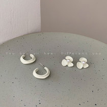 Korean flower earrings female summer niche 2021 New Tide Simple niche design sense earrings small and exquisite
