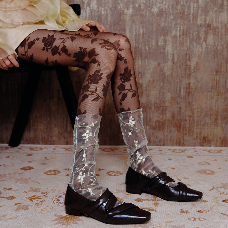 Withered Flower Ghost~ Retro Millennial Style Coffee-Colored Floral Pantyhose Layered with Botanical Mesh Stockings for a Vintage Look