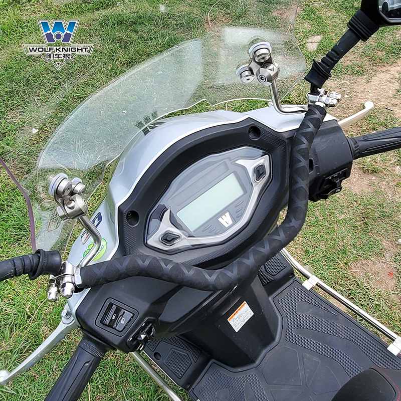 Muscle car wolf is suitable for Haojue USR125 front crossbar mobile phone frame balance rod fastening modified child armrest