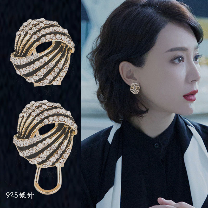 Korean high-grade stud earrings temperament delicate black thread high-end atmospheric earrings 2022 new fashion hypoallergenic