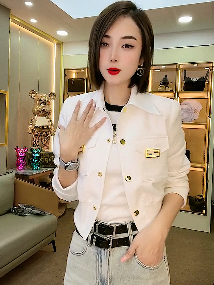 小雅穿这套出门被街拍了3次✨