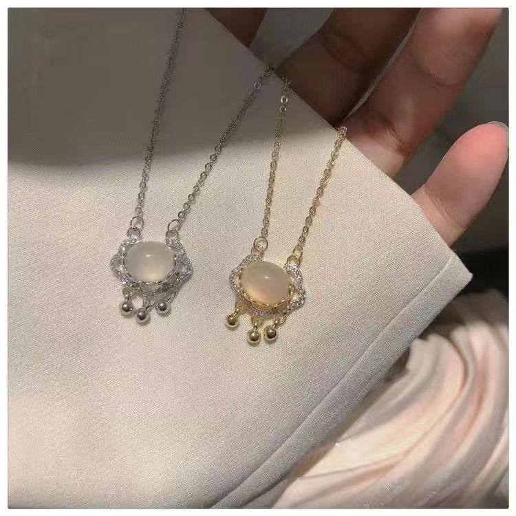 New Chinese-Style Cloud Lock Necklace, Safe and Auspicious, High-End Light Luxury, Niche Chinese Design, Women's Clavicle Chain