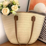 Вместительная и большая соломенная летняя пляжная сумка