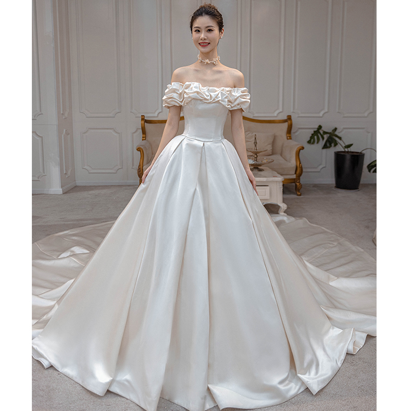 Satin light main wedding dress 2022 new style small girl bride French retro simple go-out yarn one-shoulder