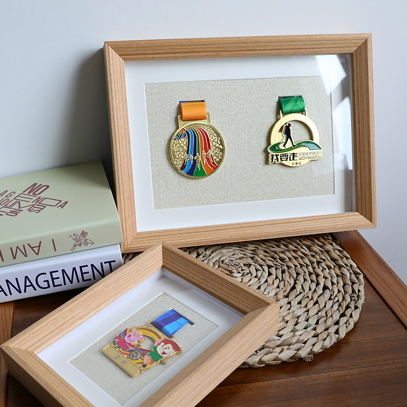 Solid Wood Medal Stand Medal Containing Box Hanging Wall A4 7 Inch Display Case Marathon Photo Frame Badge Display Box Customize