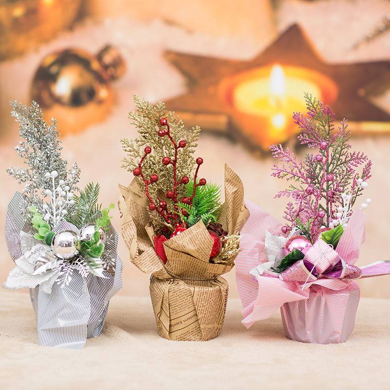 Christmas decorated Christmas tree pot bouquet scene decorated small desktop fittings