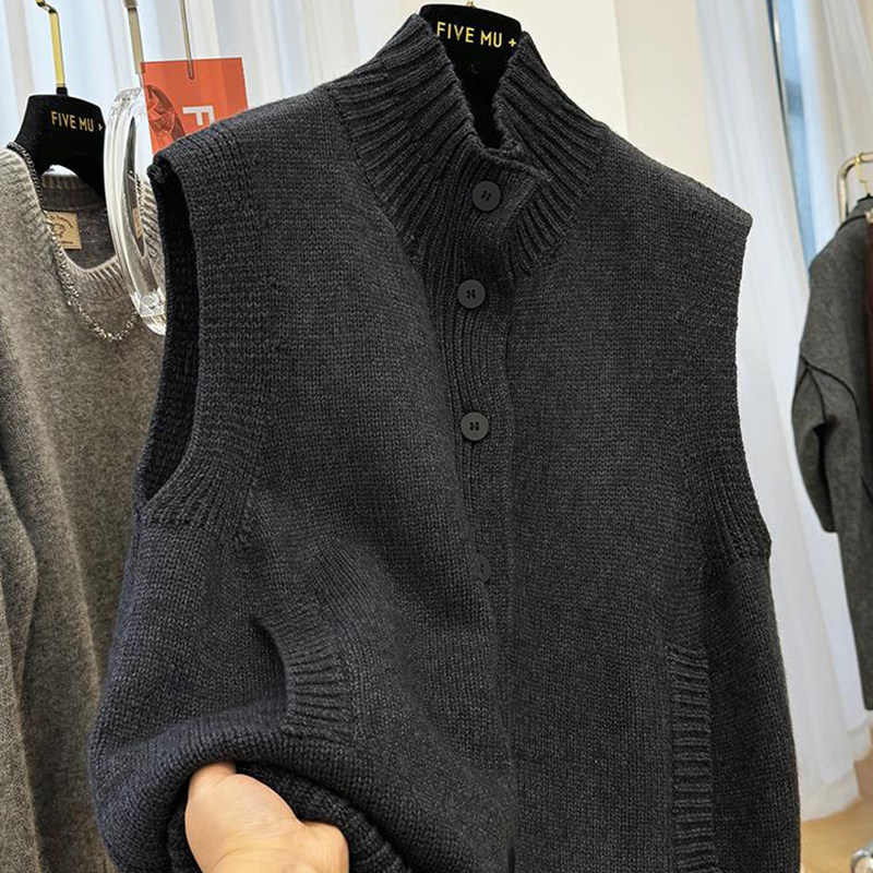 High-End Knitted Stand-Up Collar Vest for Men, Spring and Autumn 2026 New Casual Sleeveless Cardigan Sweater Top High-End Knitted Stand-Up Collar Vest for Men, Spring and Autumn 2026 New Casual Sleeveless Cardigan Sweater Top