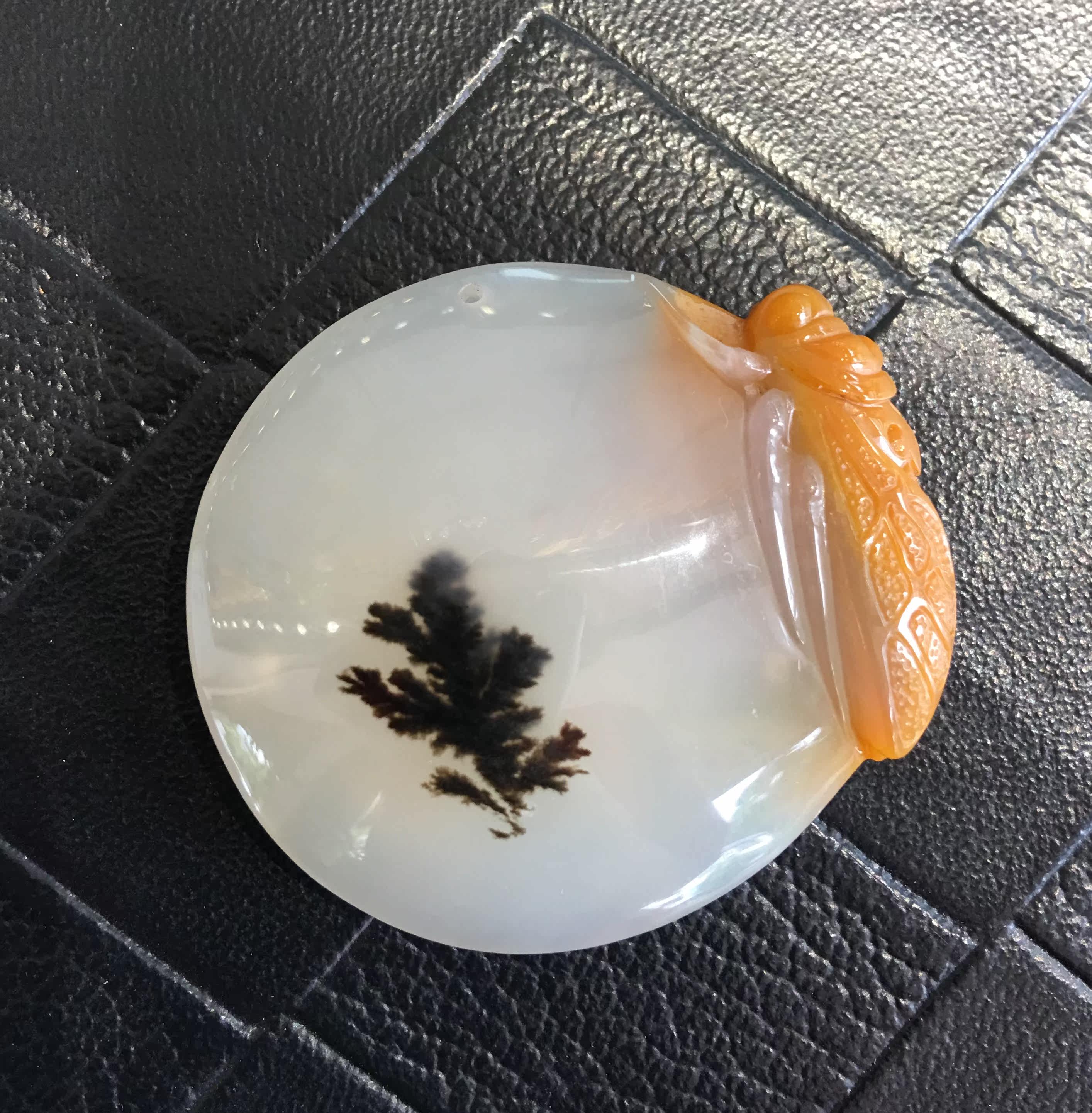 Yunnan Longling natural yellow dragon Jade Ocean smoke river material blockbuster clever color grass flower pendant