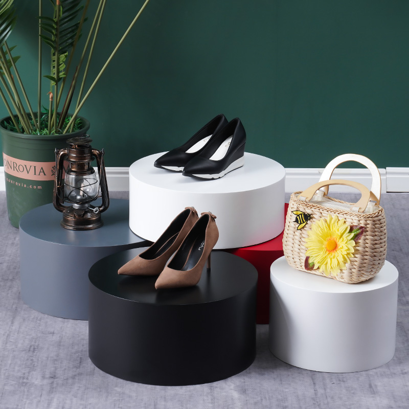 Live broadcast platform circular platform clothing model base wedding photography set-up fitting table display table heightening platform