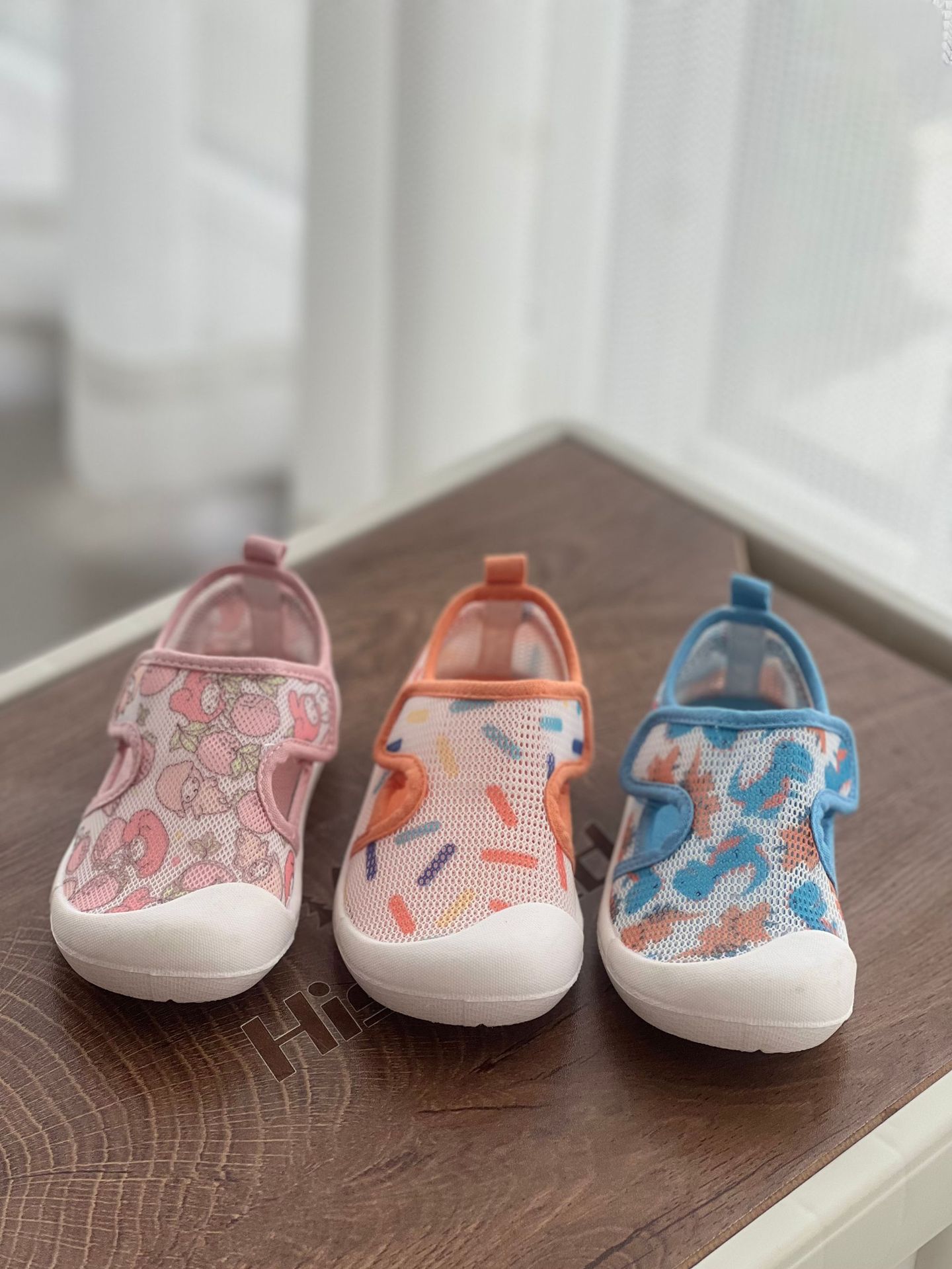 Kindergarten Indoor Shoes for Girls 2026 New Breathable Low-Top Soft-Soled Non-Slip Versatile Magic Tape White Shoes — 27