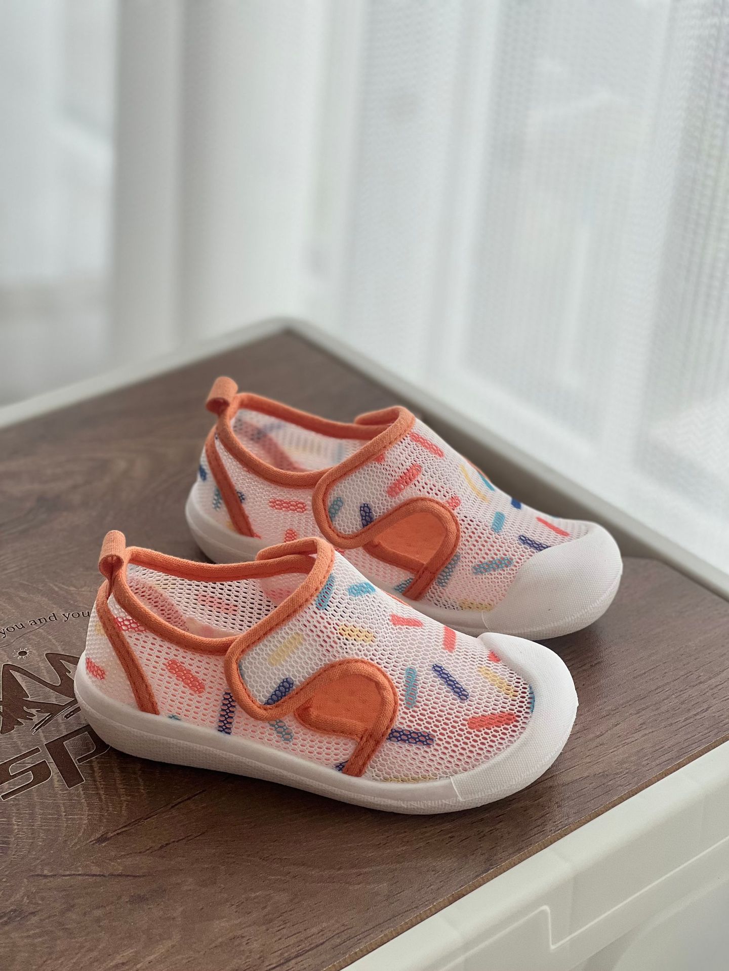 Kindergarten Indoor Shoes for Girls 2026 New Breathable Low-Top Soft-Soled Non-Slip Versatile Magic Tape White Shoes — 32