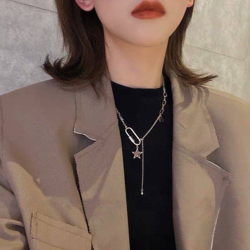 Light extravaganza Smiley Face Stars Necklace Women Pure Silver Ins Hip Hop Design Sense Superior Lock Bone Chain New Hair Dressing