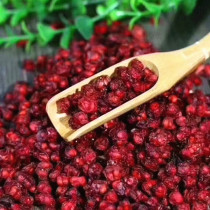Schisandra chinensis wild agricultural products from the mountains in Northeast China contains 250 grams of clean content