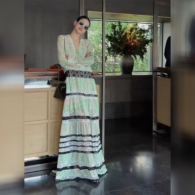 Gorgeous Waist-Cinching Green Dress for Seaside Vacation, 2026 New Korean Style, Unique and Stunning Long Dress