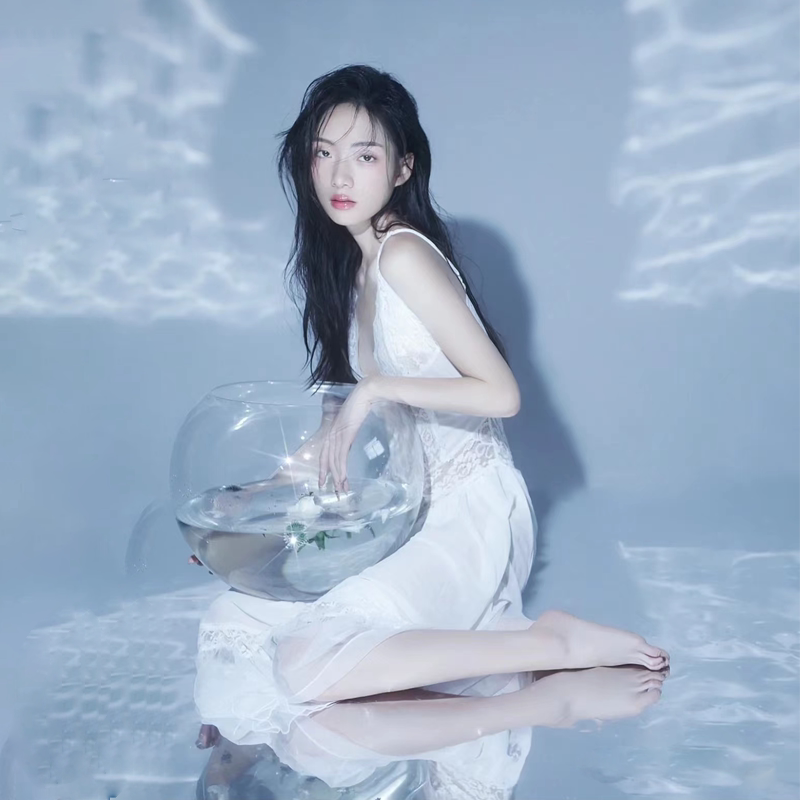 Mirror Paper Photography Reflective Paper Studio Photo Studio Water Ripple Shooting Paper Props Photo Shoot People Shooting Laser Refraction Light Foil Background Wedding Mirror Carpet Shooting Creative Background Props