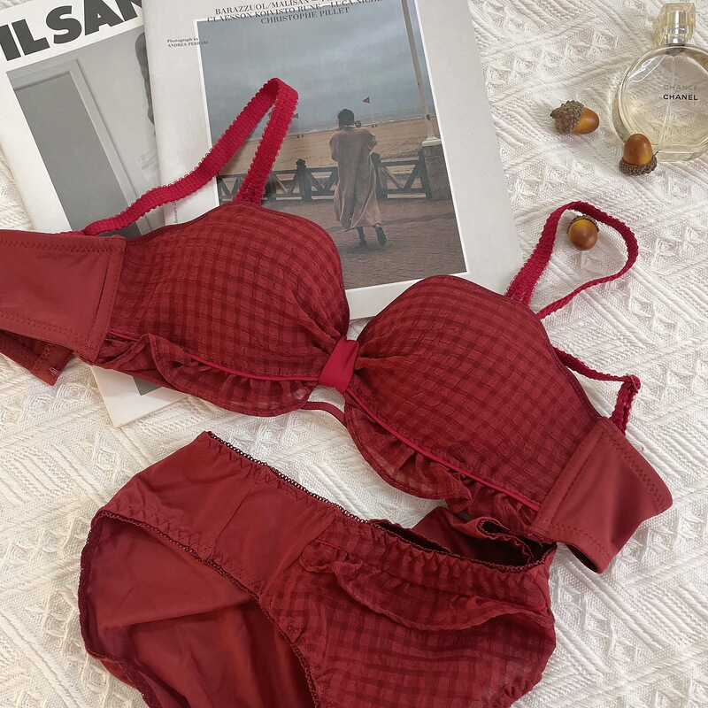 Red Lingerie Set for Women: Sexy Red Panties and Wireless Push-Up Bra Set for Weddings and Birth Year Celebrations
