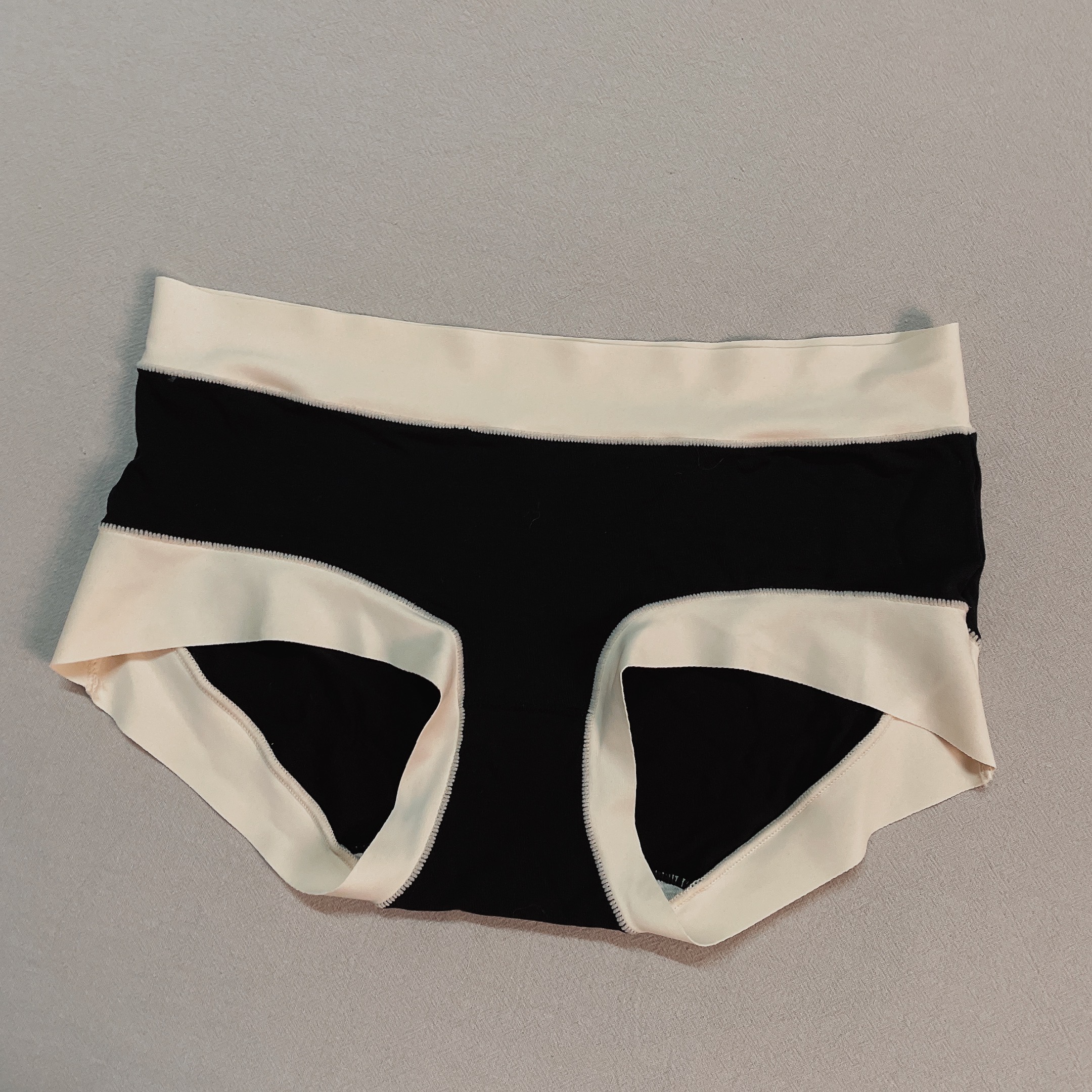 Seamless underwear women's high-waisted hip-lifting belly-lifting naked feeling comfortable and simple single-pack skin-friendly and soft ladies' briefs