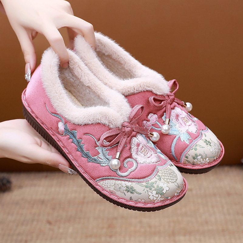 老北京布鞋：温暖冬日的守护者