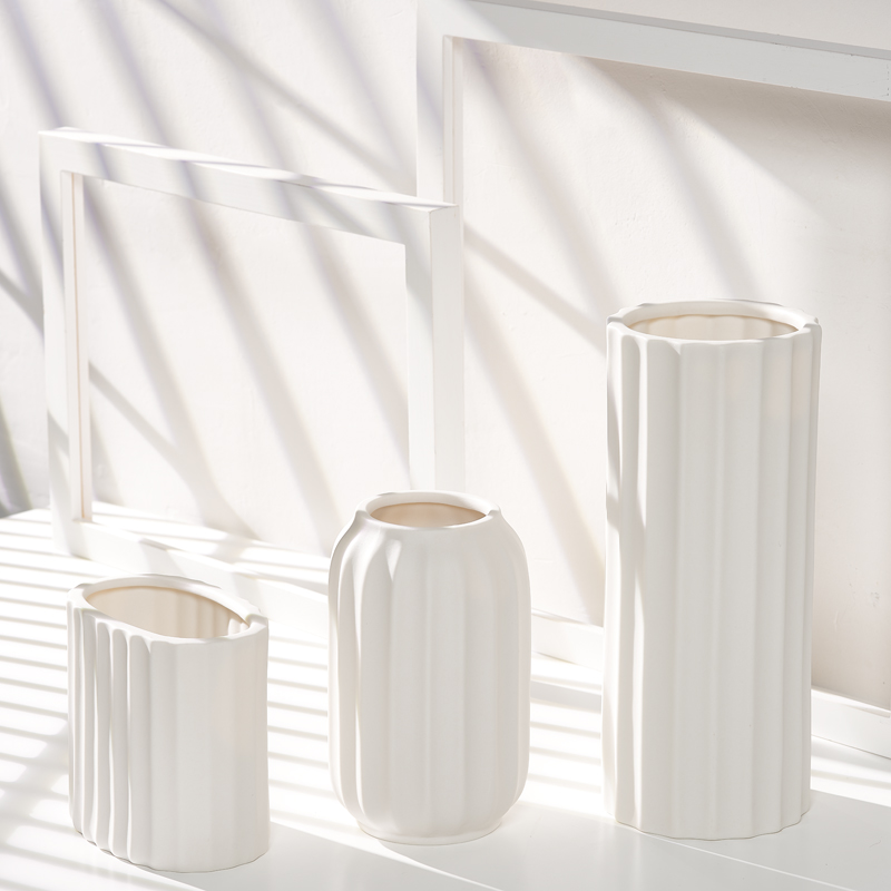 Minimalist creative Nordic white ceramic hydropony dry flower vase Home Decorative Living Room Table Book House Flower Arrangement Pendulum