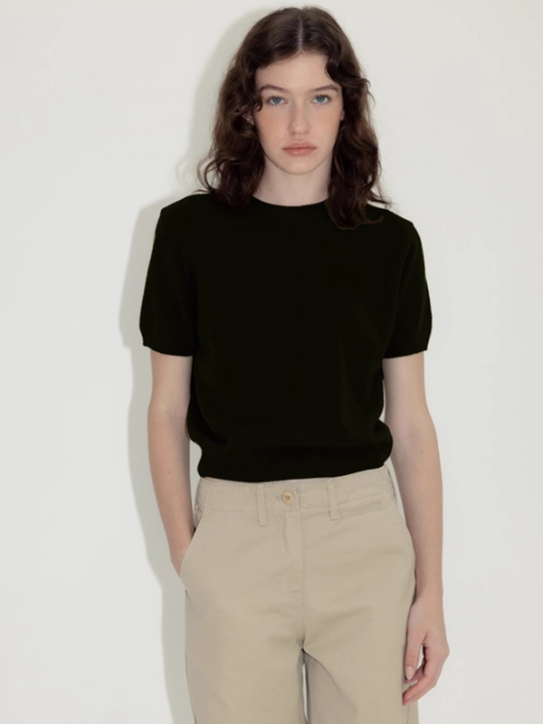 American Retro Black Short-Sleeved T-Shirt for Women, Summer High-End Versatile Waist-Cinching Short Knit Top for Commuting American Retro Black Short-Sleeved T-Shirt for Women, Summer High-End Versatile Waist-Cinching Short Knit Top for Commuting