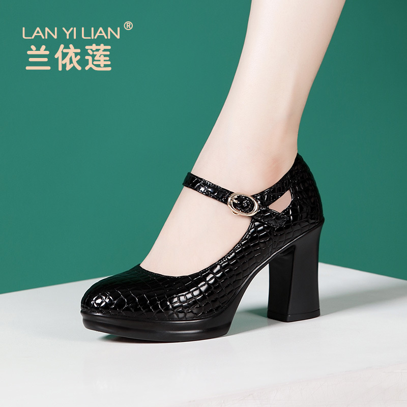 Crocodile-Pattern Patent Leather Cheongsam Runway High Heels, Platform Thick-Heeled Buckle Shoes for Female Models Training on the Catwalk Crocodile-Pattern Patent Leather Cheongsam Runway High Heels, Platform Thick-Heeled Buckle Shoes for Female Models Training on the Catwalk