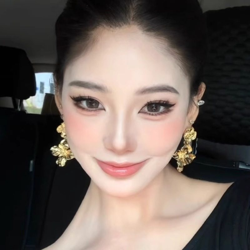 925 Silver Needle Light Luxury Gold Flower Tassel Earrings for Women, Exaggerated Metal High-End Earrings, Versatile and Elegant Ear Accessories