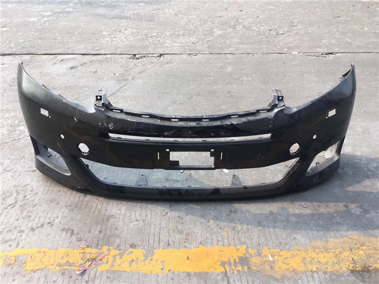 Suitable for Highlander RAV4 Rongfang Weilanda Alpha front bumper rear bumper headlight cover leaf plate