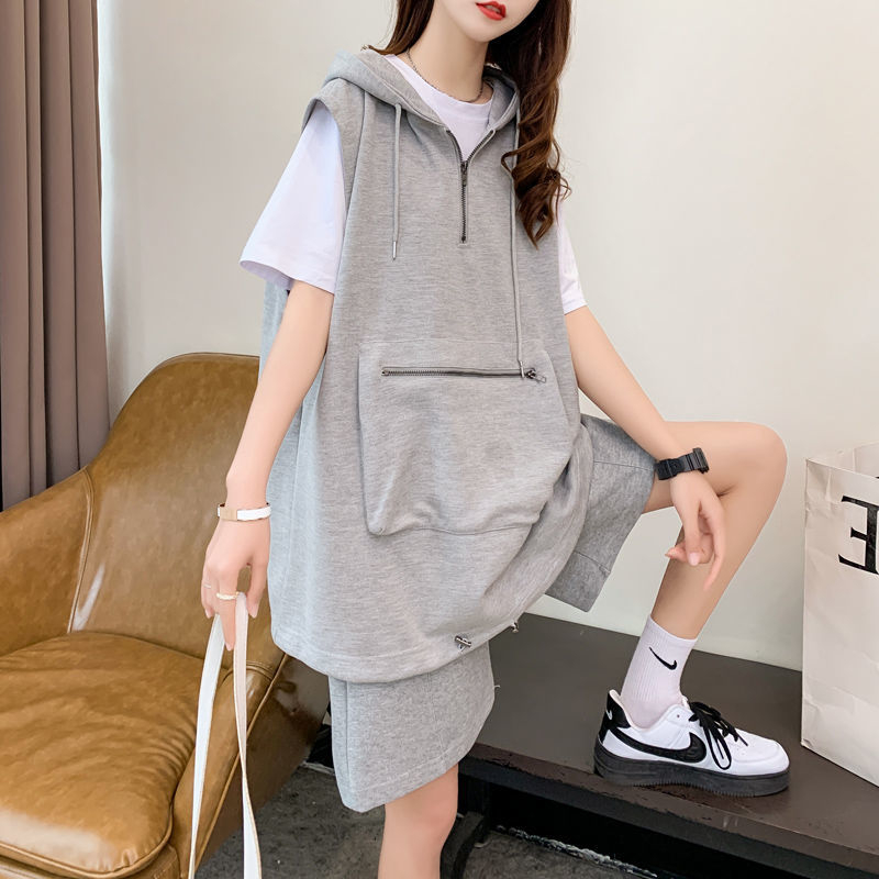 Extra-large size 300 catty summer sleeveless fat MM sensible slim Lianhood fashion casual shorts Two sets of women 240-Taobao