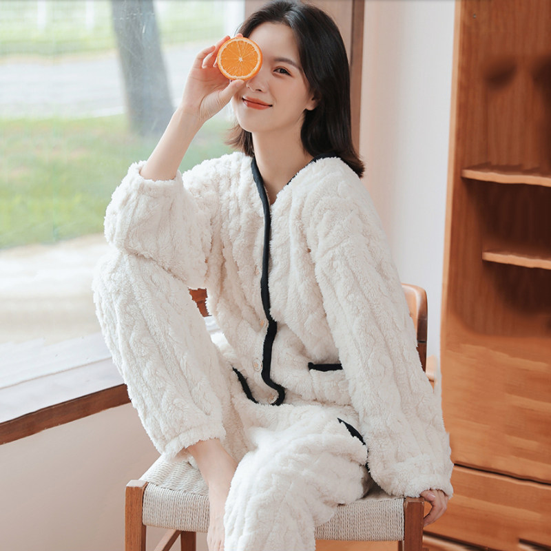 Coral Suede Pajamas Woman 2021 New winter style Garvelour Thickened Warm Exterior Wear Flannel Home Suit Suit