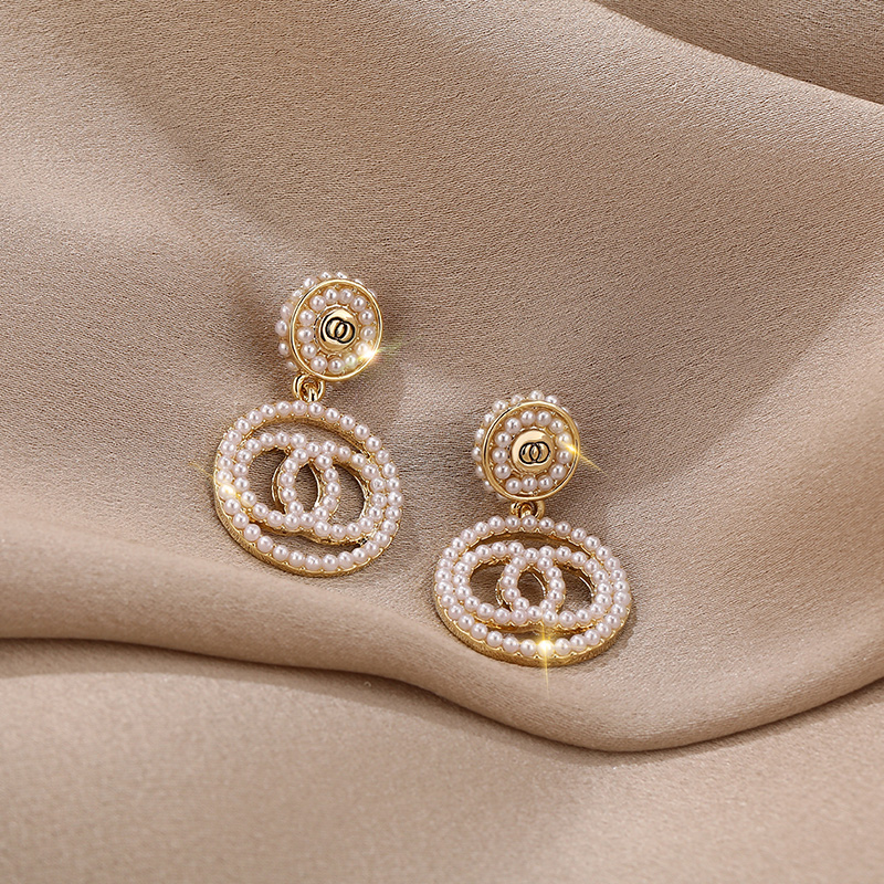 Small fragrance double C earrings female pure silver pearl Korea temperament network red 2023 new tide of niche design