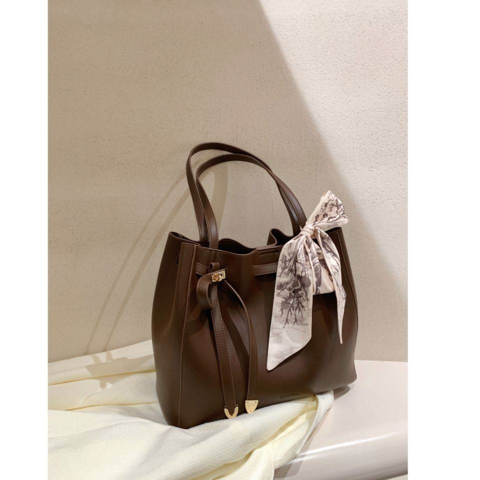 Single shoulder bag Female niche design little sub silk towels Handbag Handbag new Fashion Big capacity commute 100 hitch