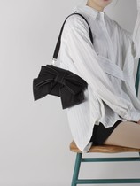 Bag female messenger bag student retro British wind girl 2021 new wild four seasons universal fashion atmosphere