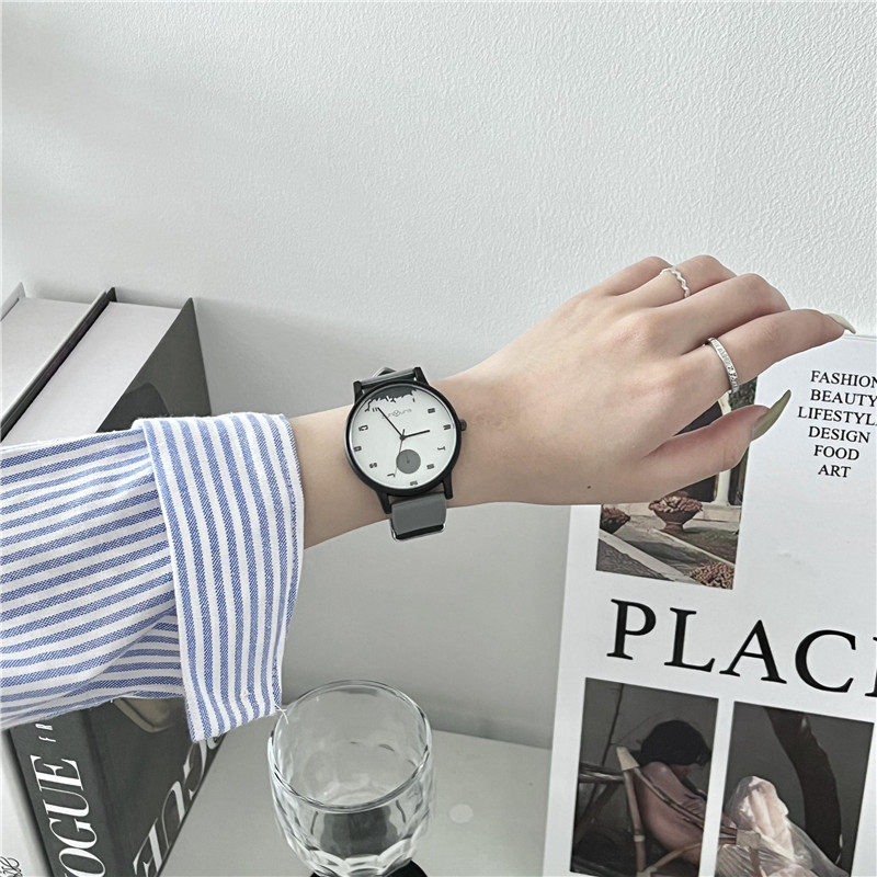 Minimalist Women's Quartz Watch With Silicone Strap For Girls_voghion.com