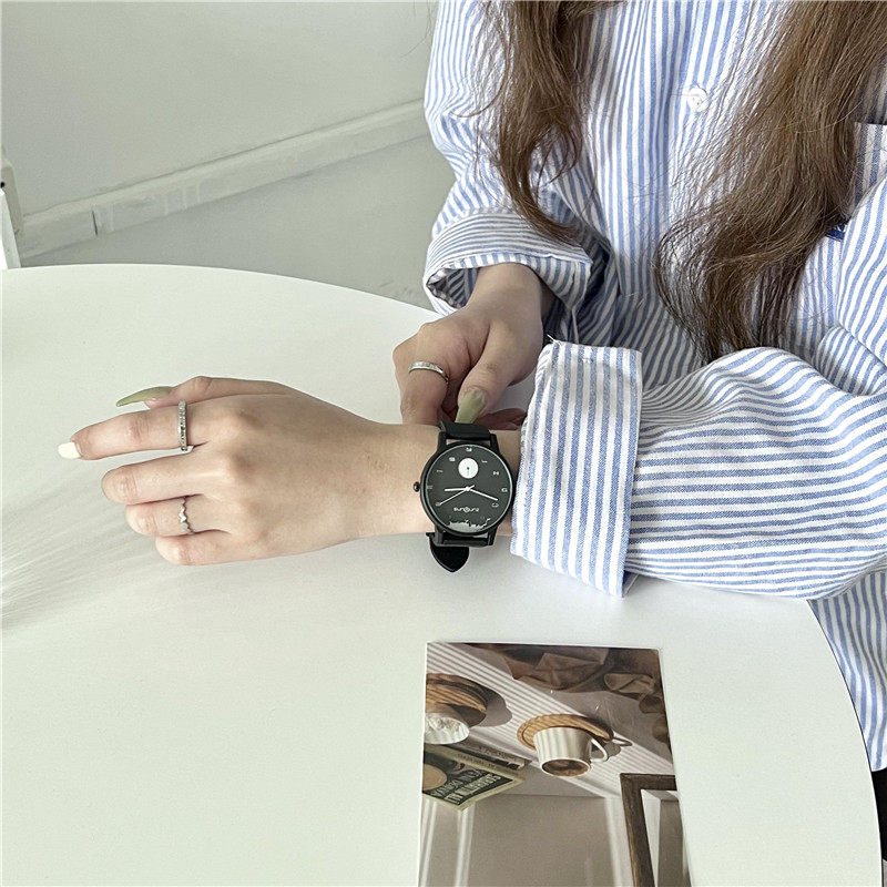 Minimalist Women's Quartz Watch With Silicone Strap For Girls_voghion.com