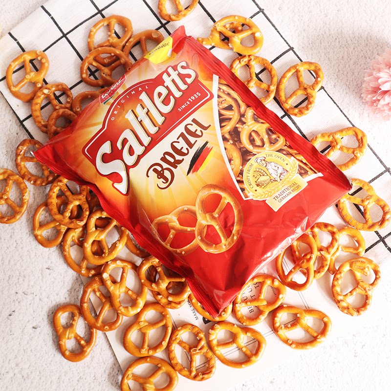 Laurenz biscuit cake decoration fittings foreign imported mini butterfly biscuit circle salty crispy cookies 90g