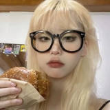 Черные очки толстые края ретро -миопия женщины могут быть сопоставлены цифровой красотой рамки Большая рамка, показывающая лицевое лицо Smale Defense Blu -Ray Flat Men