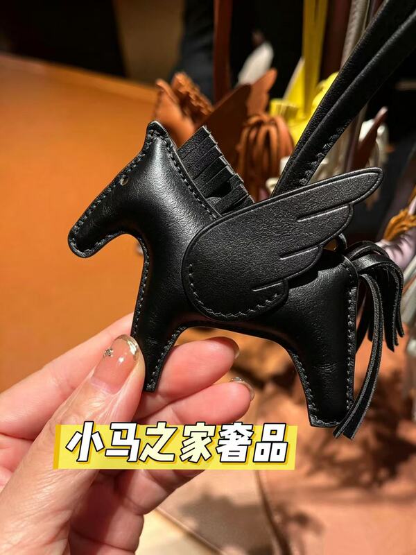 Suitable for Hermès Bags, Small Horse Pendant, Small Flying Horse Pendant, Bag Charm, Keychain, Car Ornament