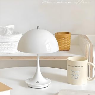 Wireless Charging Table Lamp Bedside Lamp Modern Minimalist Mushroom Table Lamp Danish Designer Bedroom Night Light Flower Bud Lamp