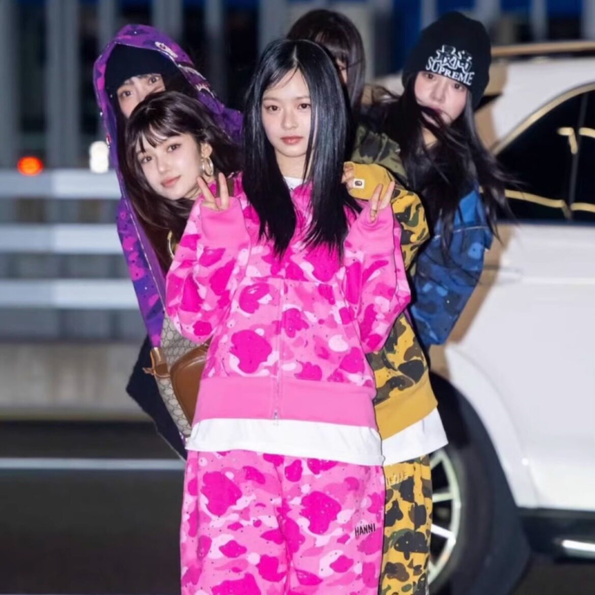 Jiang hailin's style! newjeans letter embroidered shark set: the