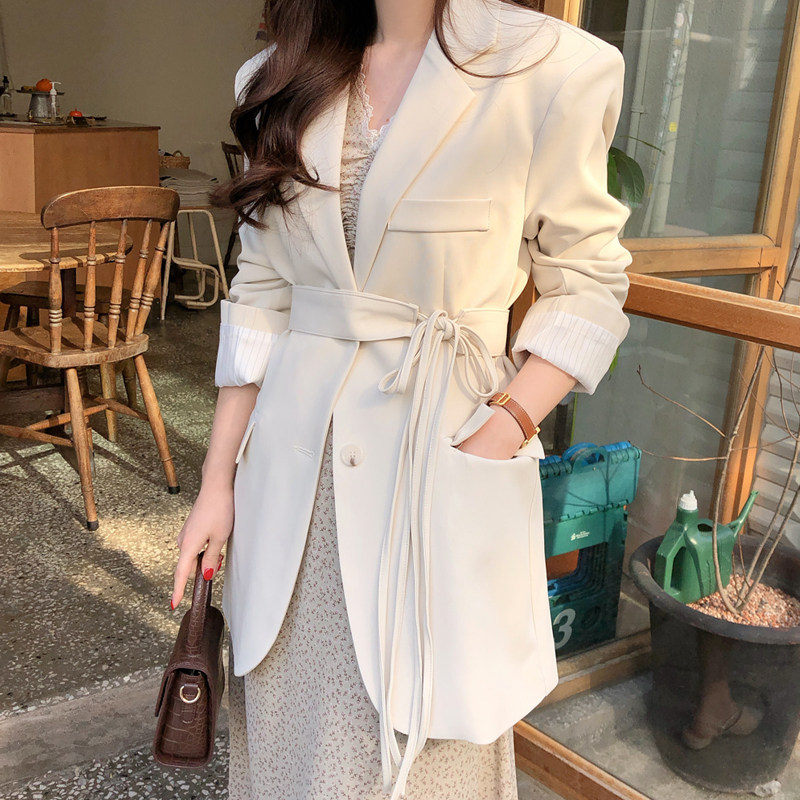 White small suit jacket female spring style Temperament Cashew Design Sensation small crowd Slim Loose Senior West Suit Women's Blouse