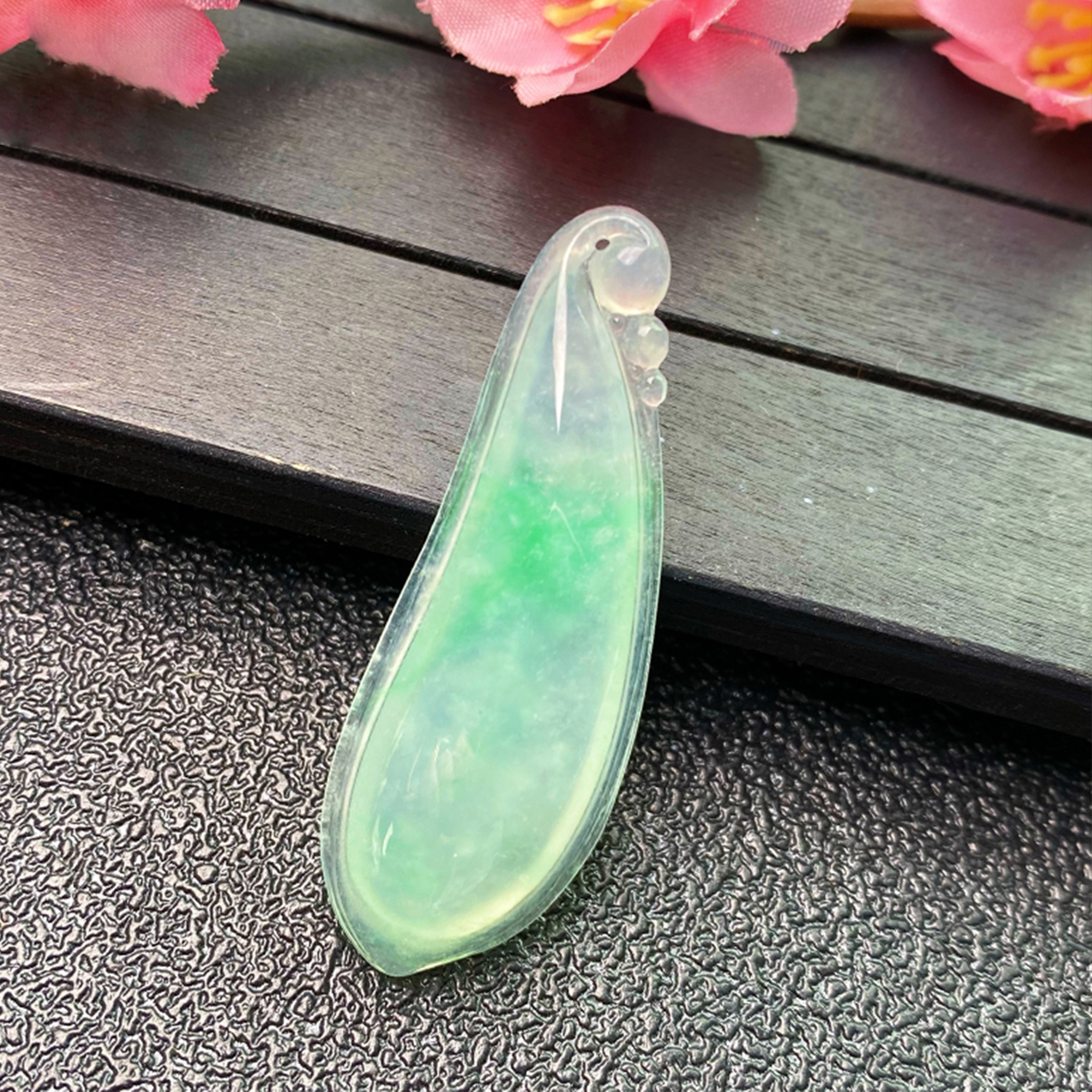 Colorful Yunnan and Burma A goods natural jadeite with certificate ice species with color lucky melon natural jadeite pendant