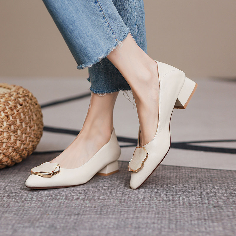 Coarse Heel Single Shoes 2021 Spring Autumn New Fa Style Pointed Shallow Mouth Square Buttons Heel Women Shoes A foot pedal Grandmother Shoe