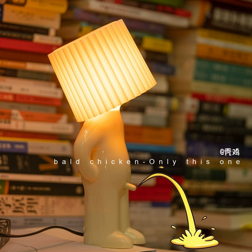 «Не смотри на меня так! Я стесняюсь~» Застенчивый злодей творчески подарил своей девушке ночник.