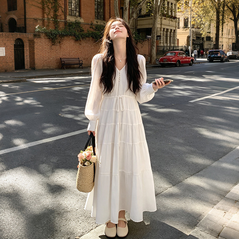 White Dress for Women, Autumn 2026 New Style, French Gentle Vacation Style, Elegant, Waist-Cinching, Slimming, Long-Sleeved A-Line Dress