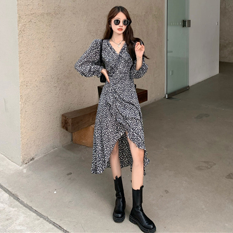 French design sense small fairy long version tea break light luxury light mature gentle wind flower long sleeve dress autumn